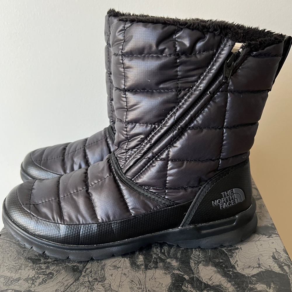 The North Face | Women’s Thermoball Microbaffle Bootie | Sz 8 US **fits like 7**